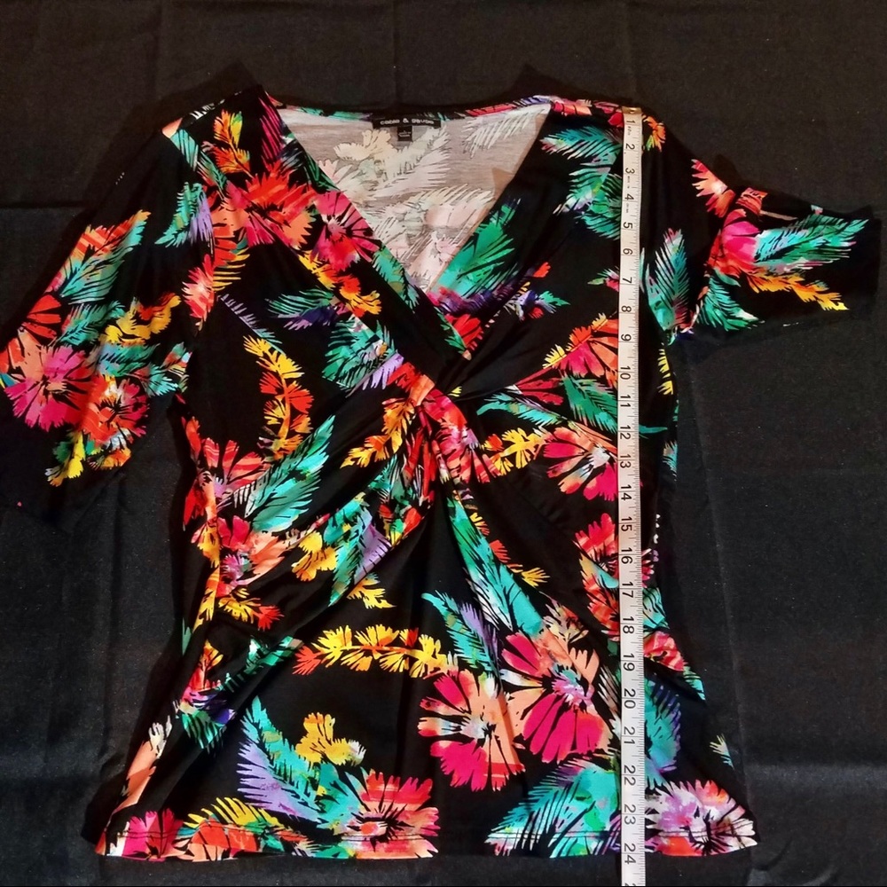 Cable & Gauge Floral Print Blouse.       044 - Picture 3 of 6
